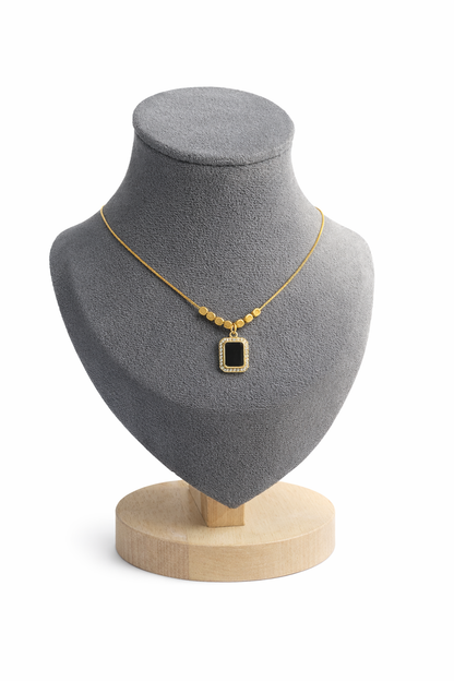 Elegant Black Stone Pendant Necklace