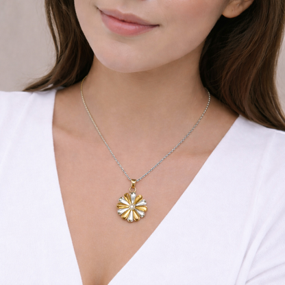 Daisy Pendant Necklace