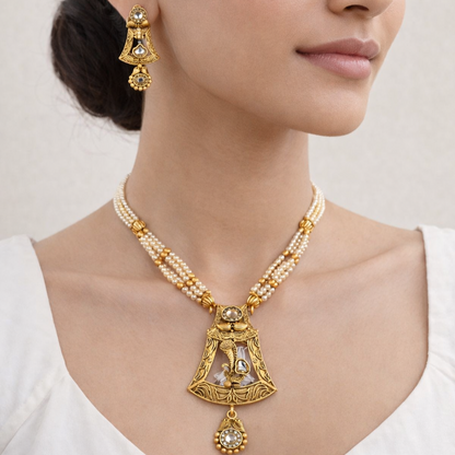 Motif Pearl Beaded Necklace